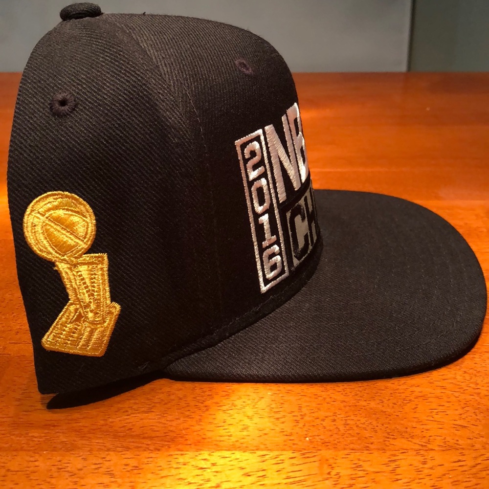 2016 NBA CHAMPS CLEVELAND CAVALIERS SNAP BACK - Picture 5 of 5